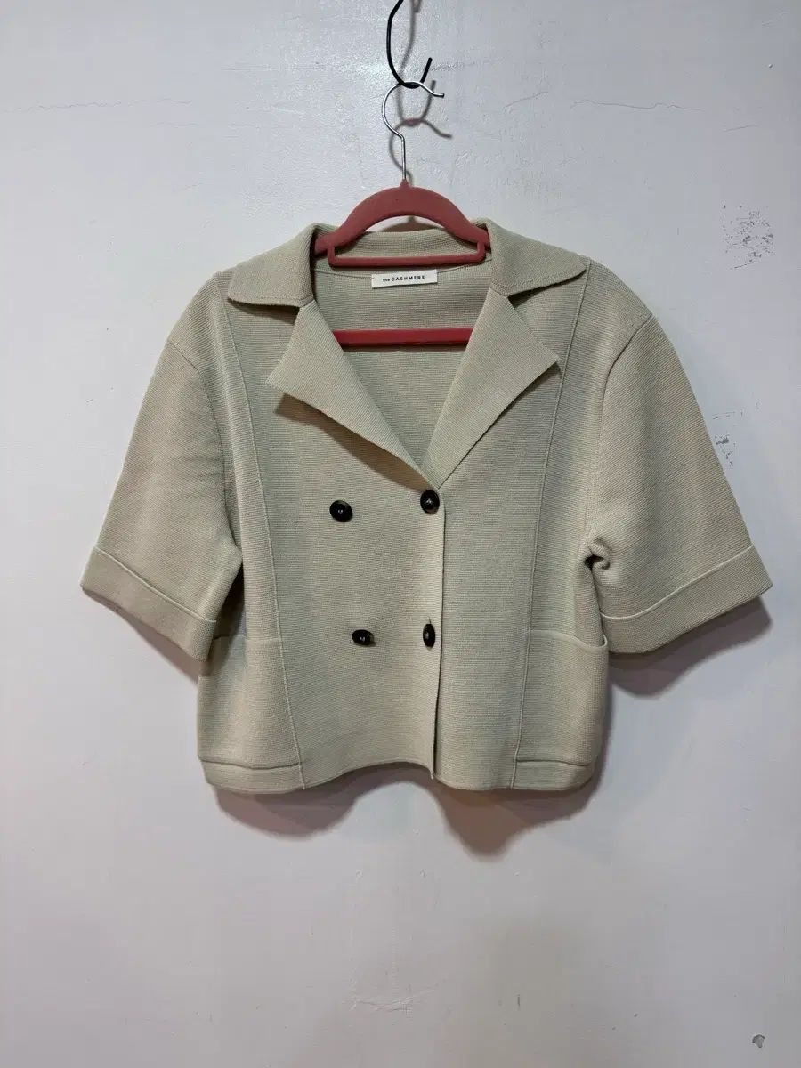 The HANDSOME the CASHMERE アイボリー 半袖 ダブル ボタン クロップド ニット ジャケット 85