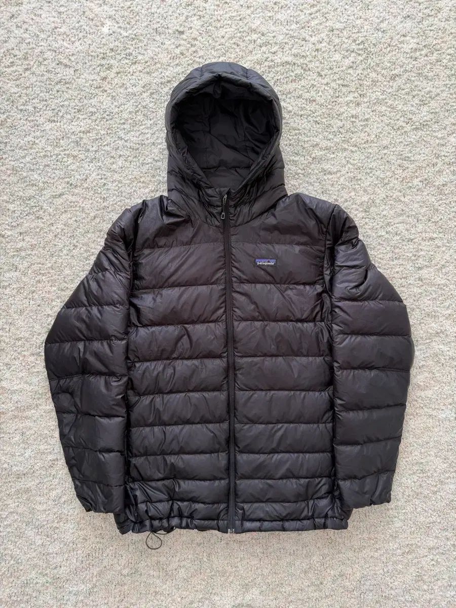 L patagonia フーディーパファージャケット ブラック 24,589円