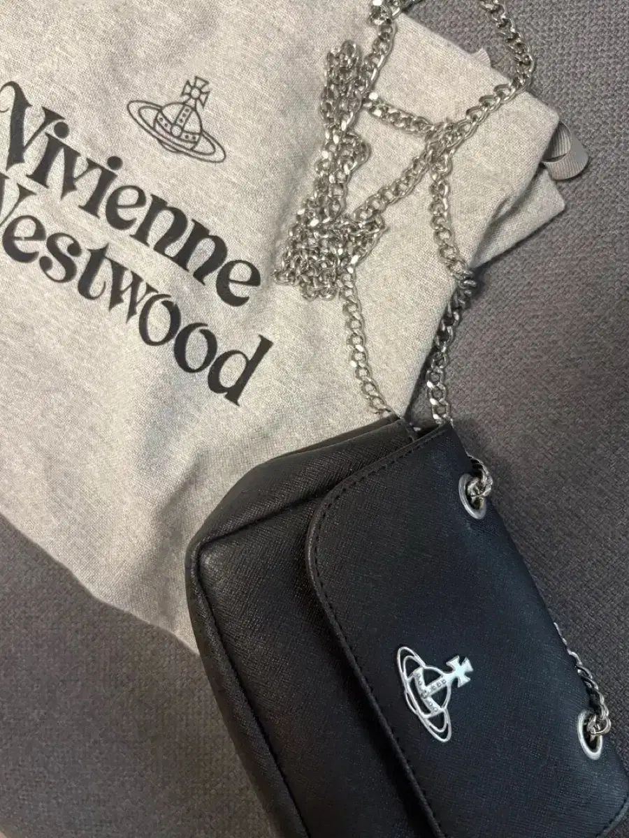 Vivienne Westwood ヴィヴィアン・ウエストウッド バッグ ブラック チェーン ミニバック