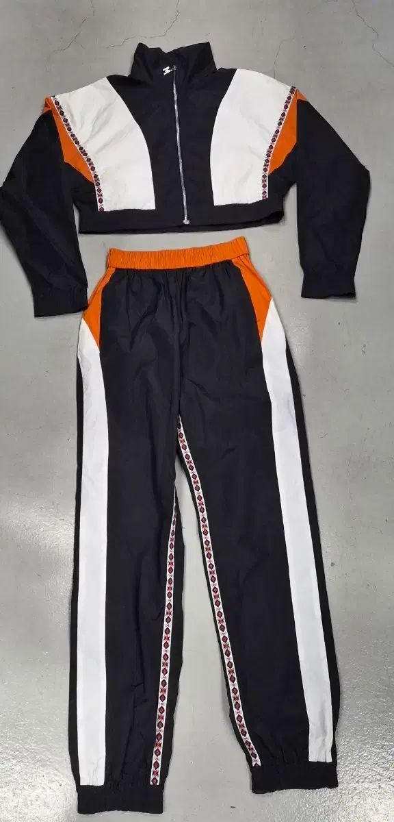 MSGM レディース トレーナー セット ブラック/ホワイト/オレンジ