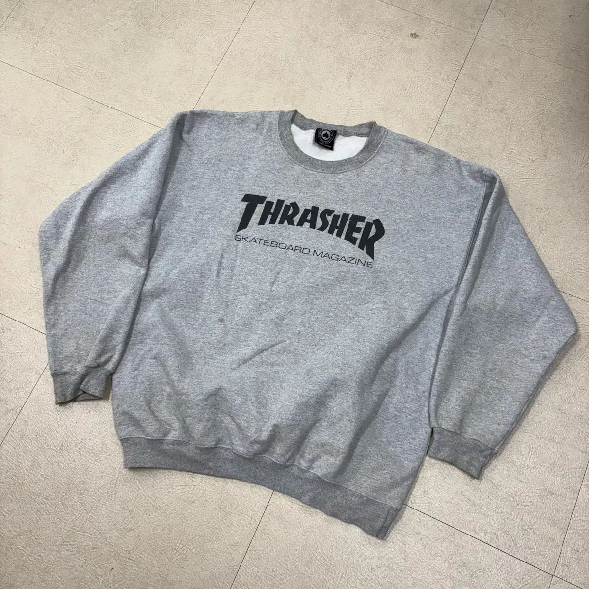THRASHER ビックロゴ スウェット グレー-購入人気の商品