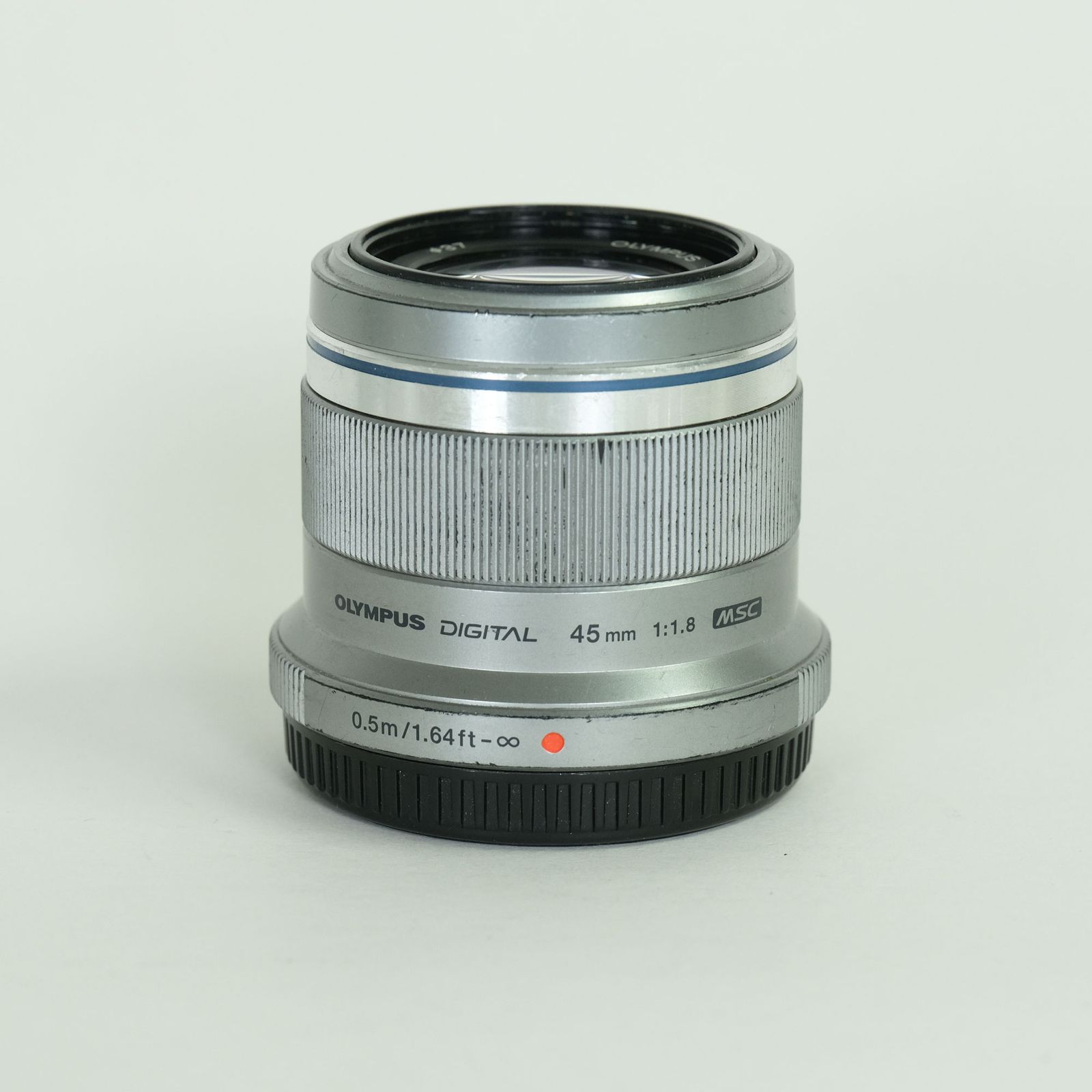 OLYMPUS M.ZUIKO DIGTAL45mm F1.8 シルバー 並品] OLYMPUS M.ZUIKO DIGITAL 45mm F1.8 [シルバー] | マイクロ