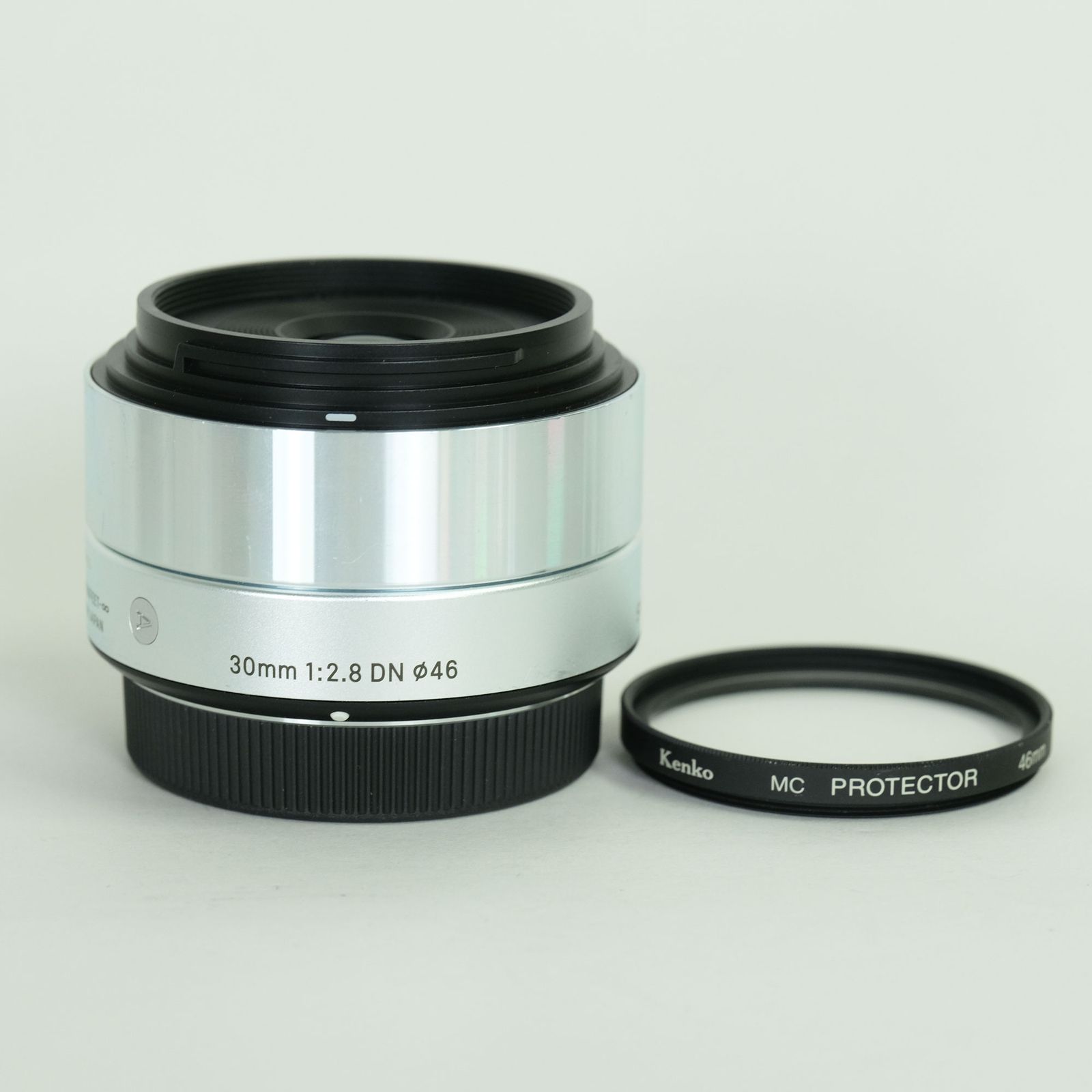 [並品 | フィルター付] SIGMA A 30mm F2.8 DN (マイクロフォーサーズ用)シルバー | マイクロフォーサーズマウント 12,045円