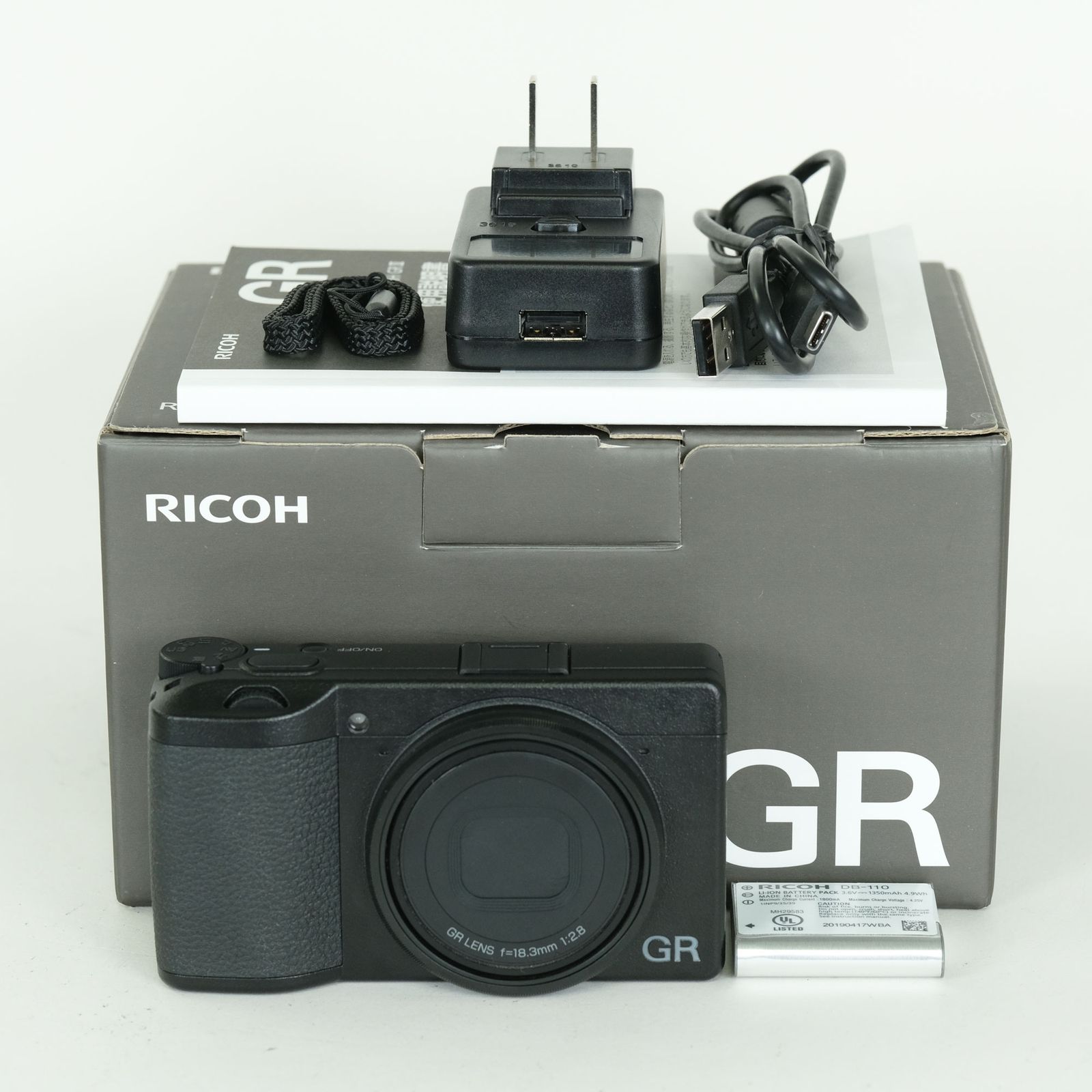 極美品 シャッター数624! RICOH K1385-2C4 予備純正バッテリー付き シャッター回数50回以下 III GR III DIGITAL GR デジタルカメラ