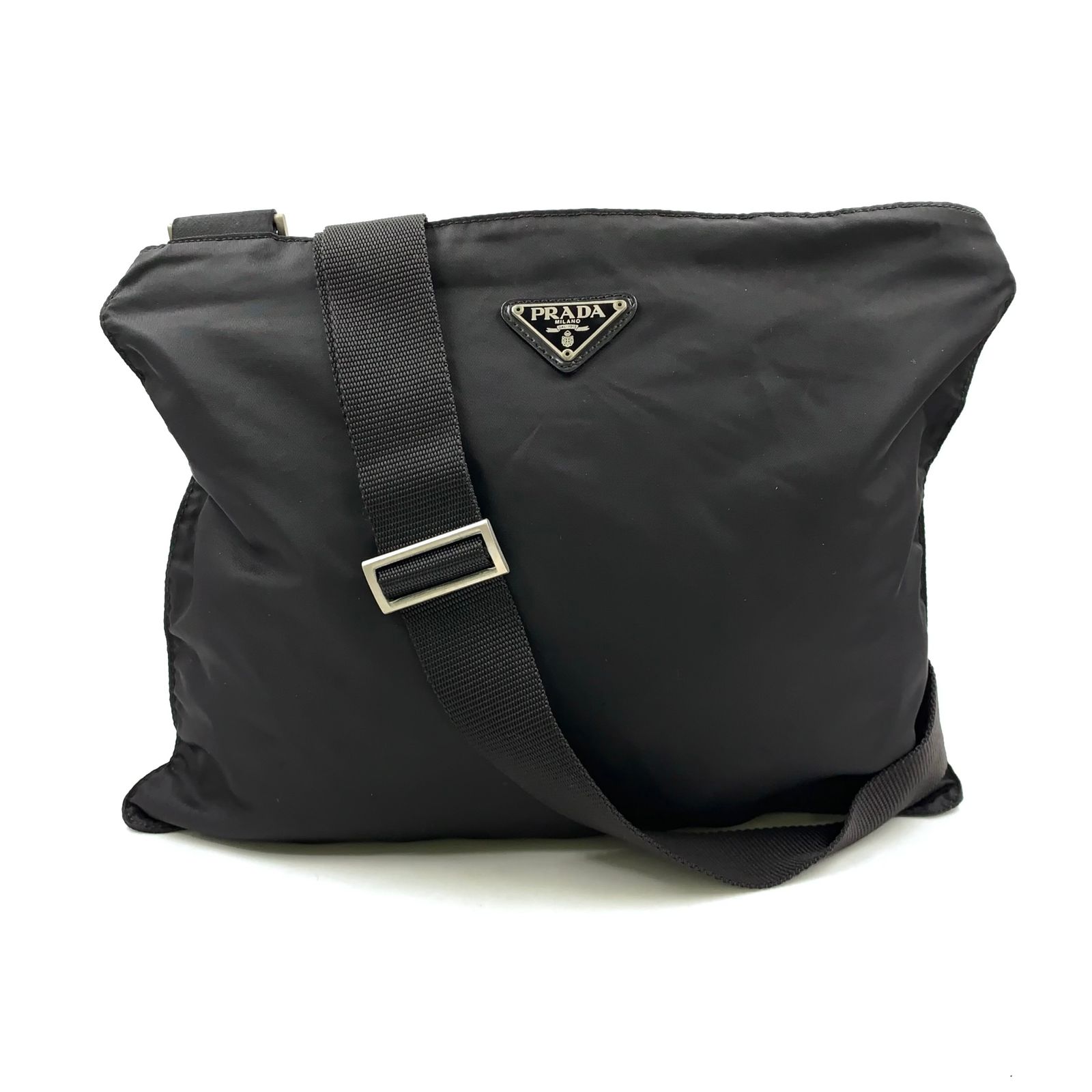 新着】PRADA 三角ロゴプレート ナイロン ブラック ショルダーバッグ 