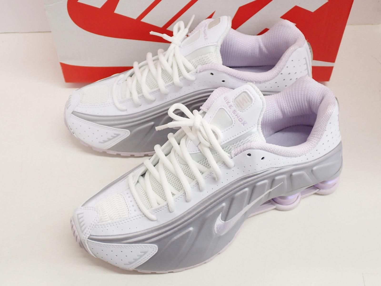 ★7262☆NIKE ナイキ WMNS SHOX R4 ショックス R4 HF5076-100 スニーカー 27.5 ウィメンズモデル