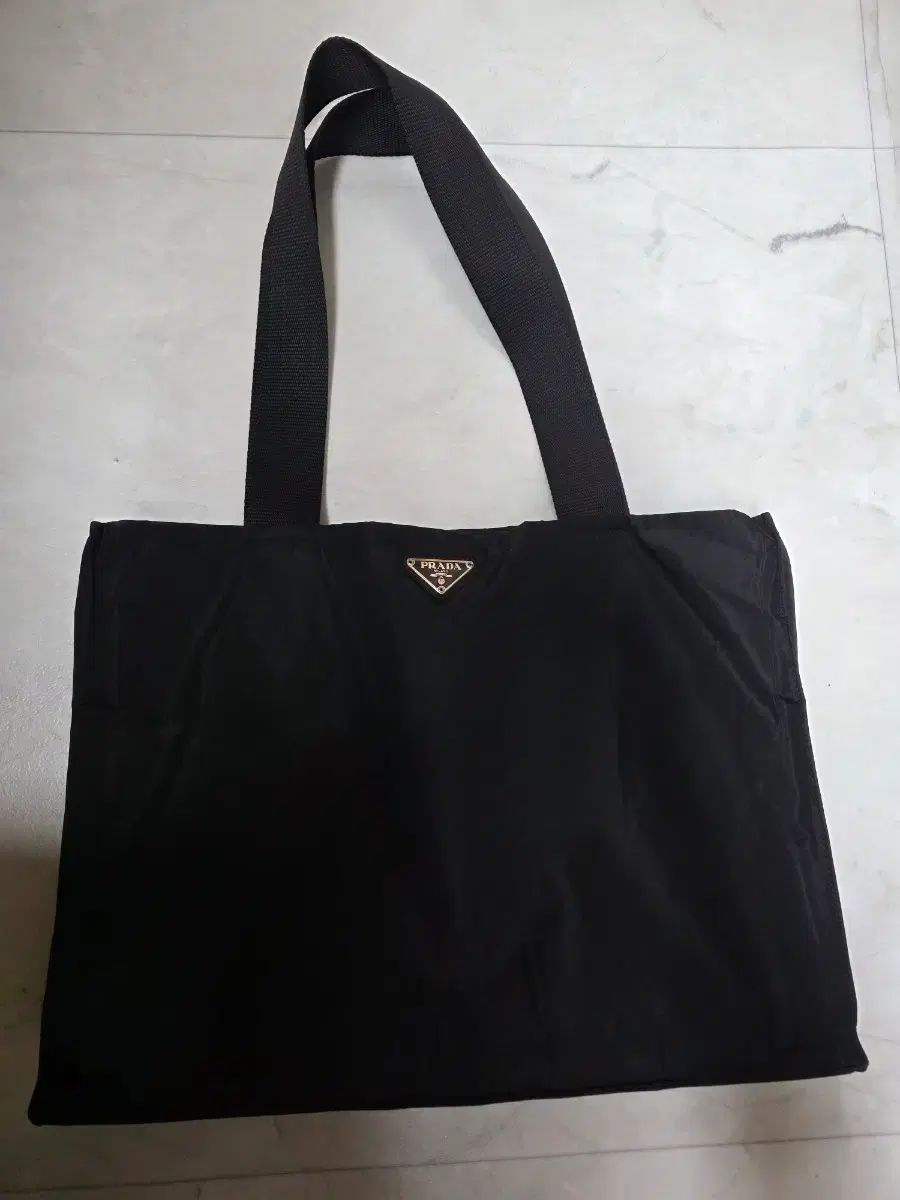 PRADA ショルダーバッグ