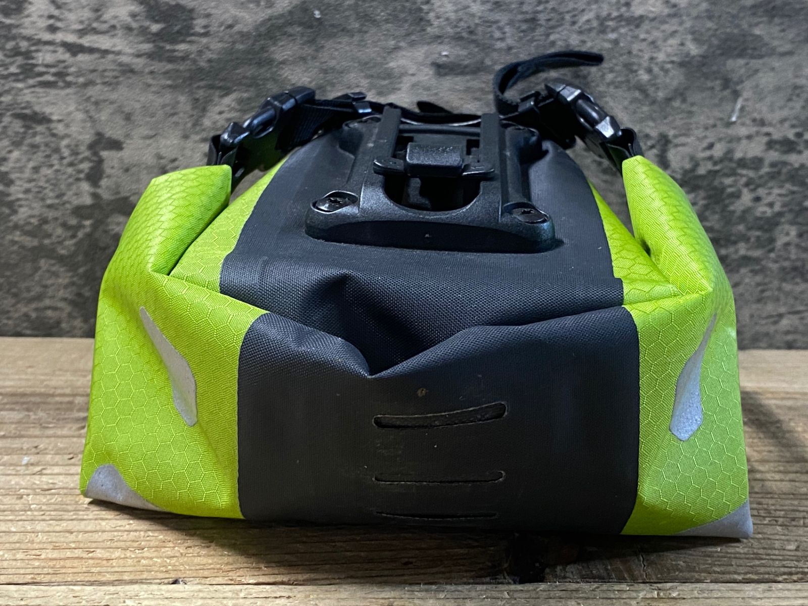 KD817 オルトリーブ ORTLIEB サドルバッグ 緑 - メルカリ