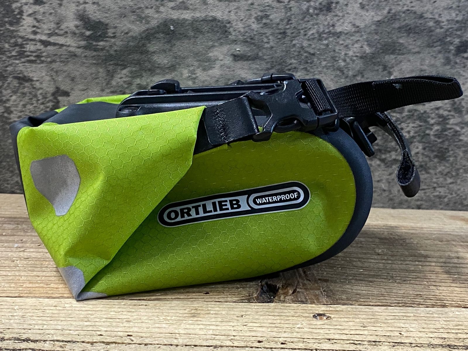 KD817 オルトリーブ ORTLIEB サドルバッグ 緑 - メルカリ