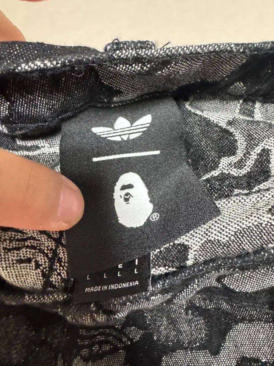 アディダス BAPE シャーク カモフラージュ ハーフパンツ デニム ブラック