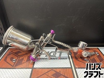 ■【動作未確認】アネスト岩田 KIWAMI-1-3B10 スプレーガン（重力式） カップ付 ノズル口径：Φ1.3【ハンズクラフト宮崎新名爪店】