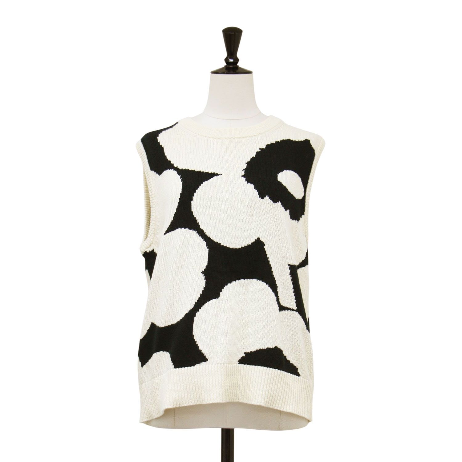 【新品】marimekko マリメッコ ベスト ホワイト 白 サイズ:S | ピオネーリ ウニッコ ニットベスト | Pioneeri Unikko knitted vest | ノースリーブ ショート丈 クルーネック シャクヤク 花柄【レディース】