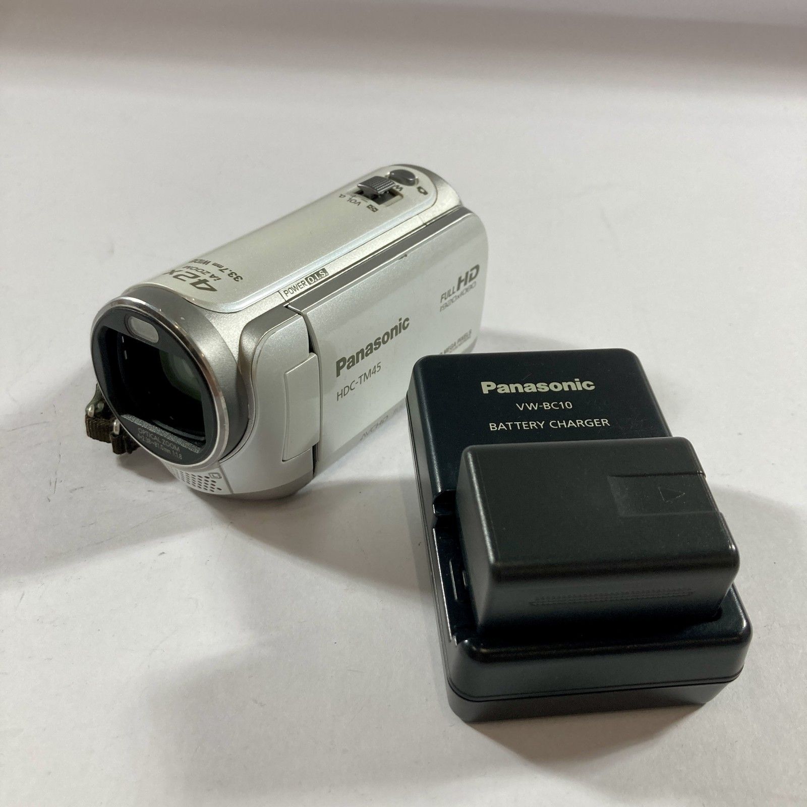 ☆ Panasonic パナソニック ビデオカメラ HDC-TM45 ホワイト 現状品