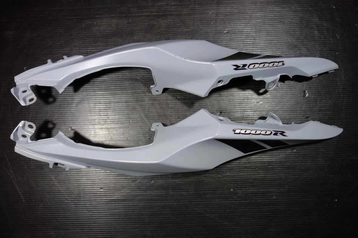 シート テール リア カバー カウル 左右セット スズキ 純正 GSX-R1000R DM11G 47211-17K 沖縄県 離島 発送不可 #R20260430
