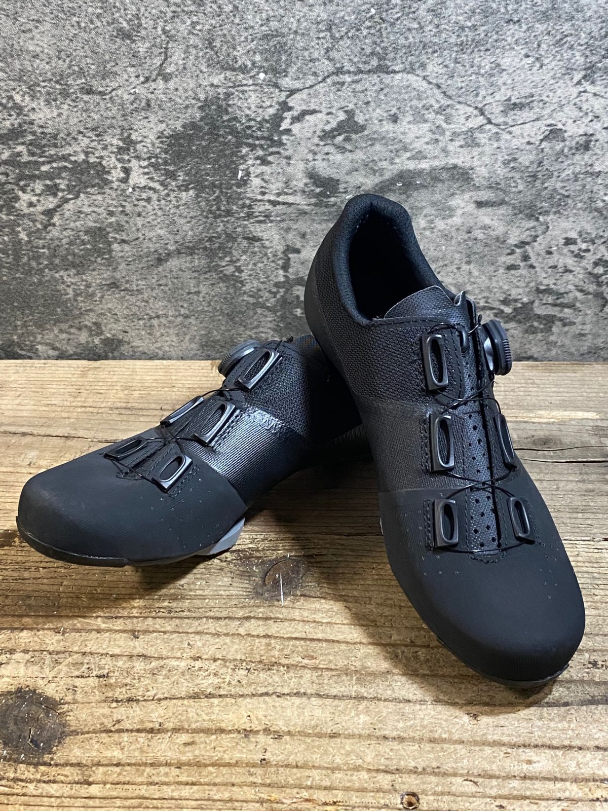KE092 フィジーク fizik TEMPO OVERCURVE R4 SHOES ビンディングシューズ 3穴 BOA 黒 EU39