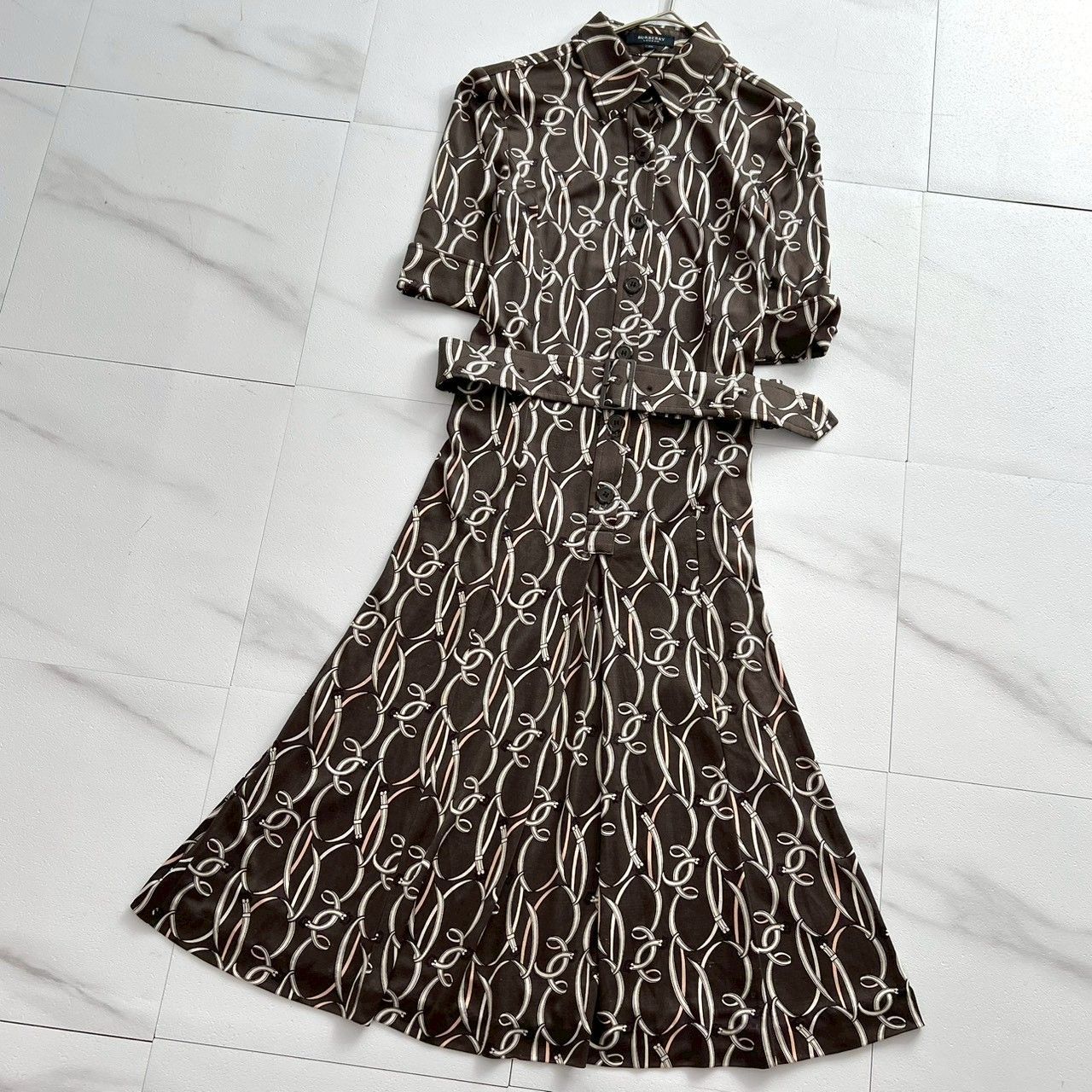 バーバリーロンドン　ベルト柄シャツワンピース　シルク100% 総柄　40サイズ 美品✨BURBERRY LONDON バーバリーロンドン シルク100% 絹 ベルト柄