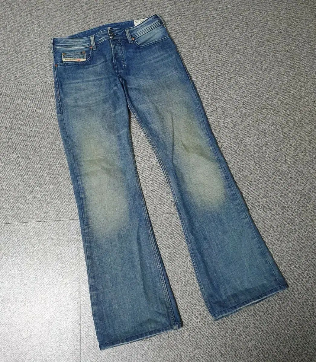DIESEL 자탄 フレアフィット デニム ズボン 出品