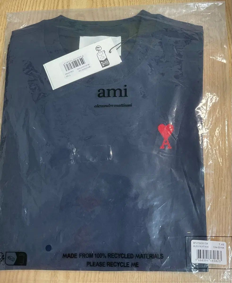 AMI アミ 半袖Tシャツ(新品)