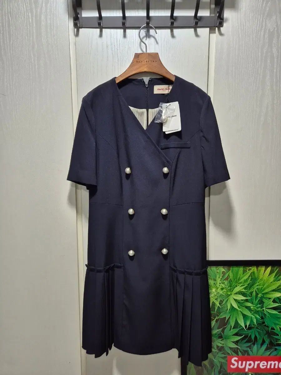 (セール)(新品) Marie Claire マリ・クレール ダークネイビー パールボタン プリーツ ONE PIECE