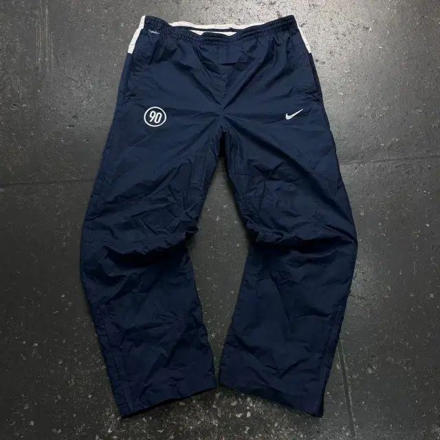 100 NIKE ナイキ トータル90 ナイロン パンツ