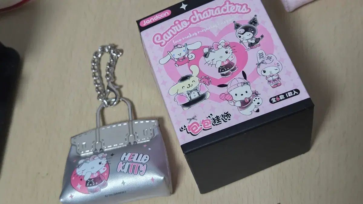 サンリオ HELLO KITTY ミニ バッグ キーホルダー