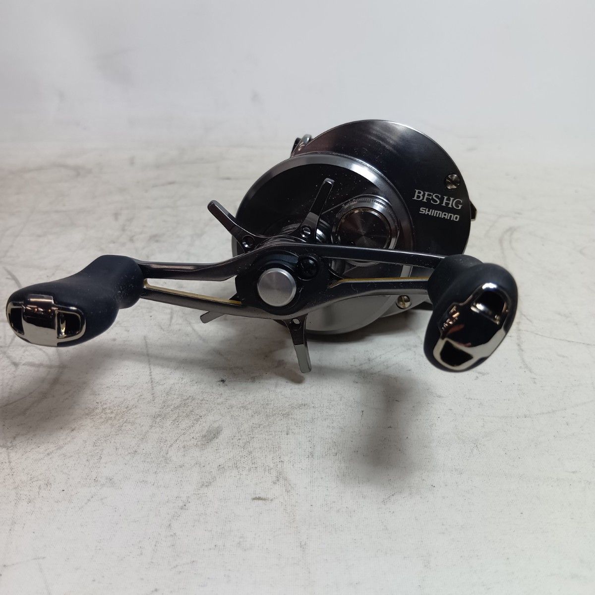 SHIMANO シマノ 03676 釣り用品 リール ベイトリール 17カルカッタコン
