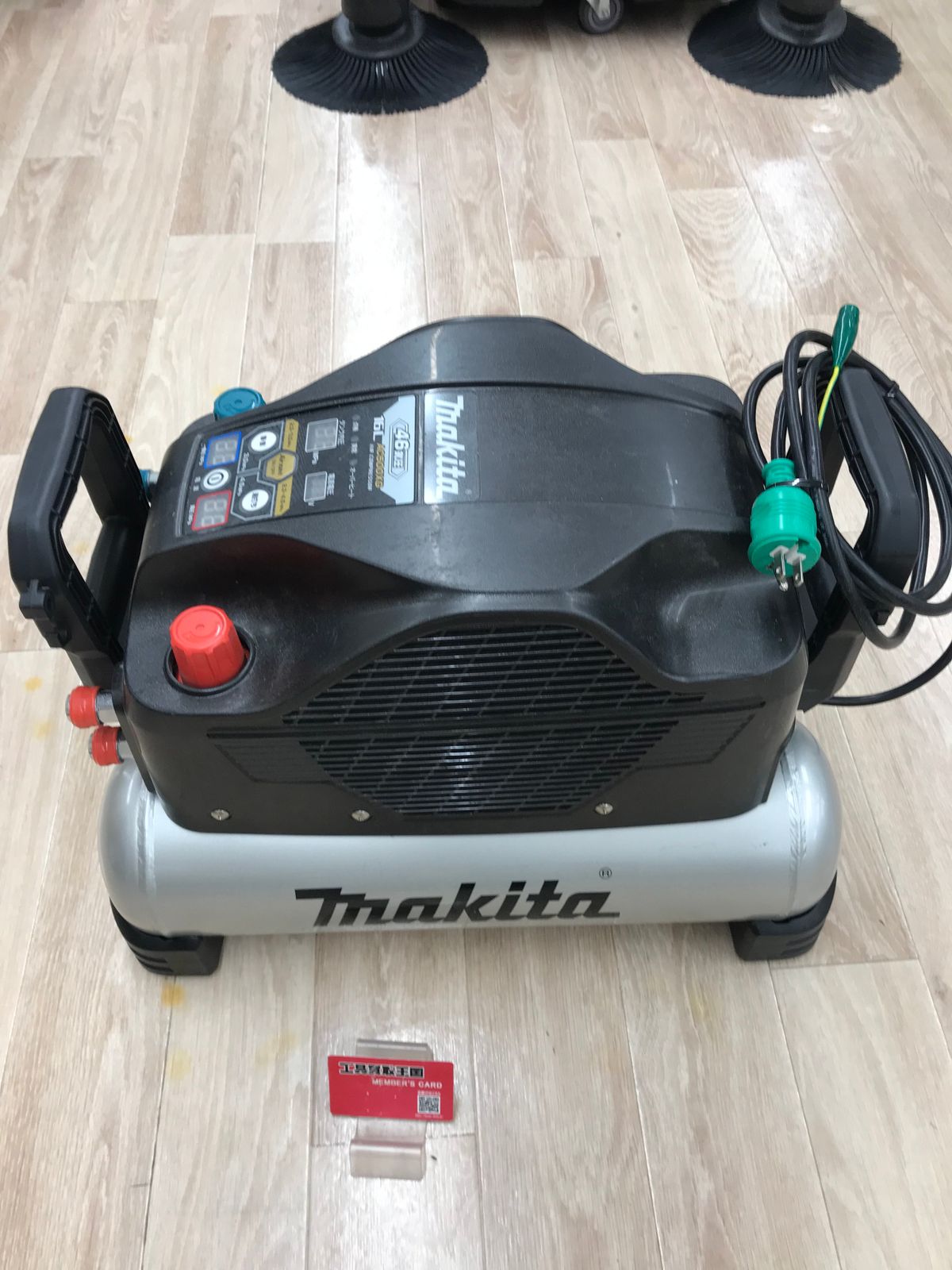 【中古品】【0918】★makita(マキタ) 常圧/高圧エアコンプレッサー 黒 AC500XGB　IT5KKDYZ3W3R