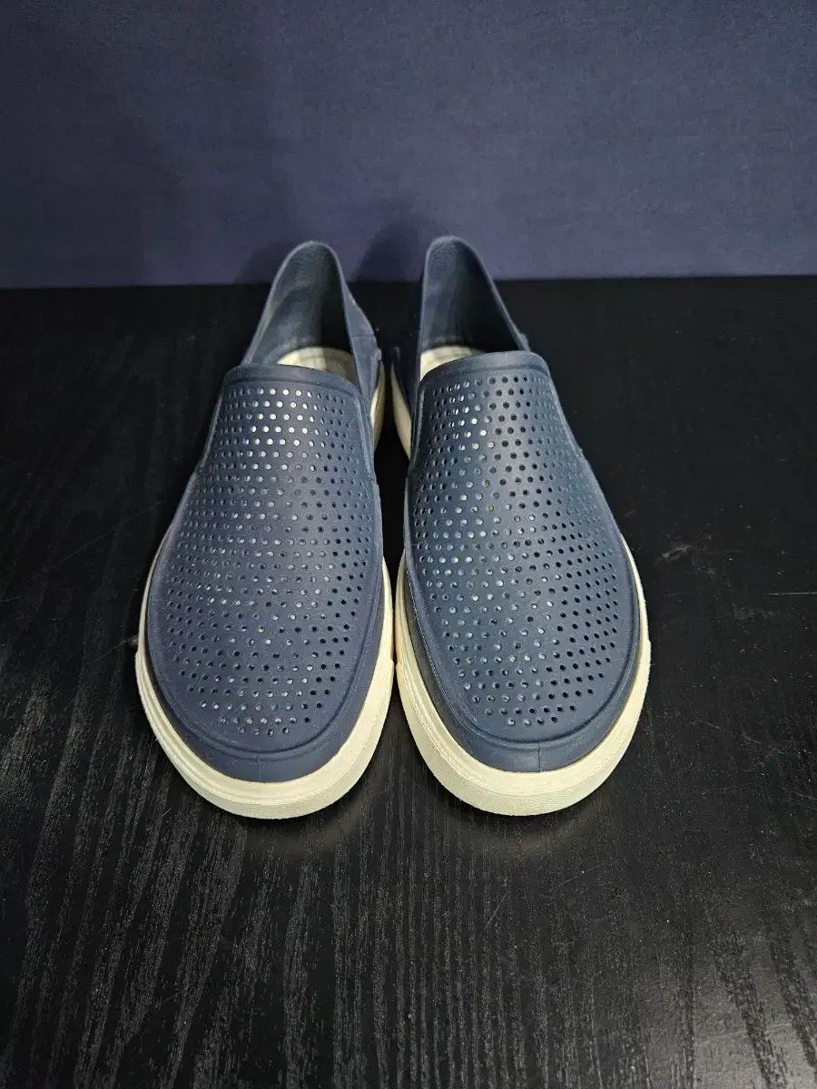 Crocs (クロックス) シティレイン ネイビー メンズ 足囲ない 260 スリッポン