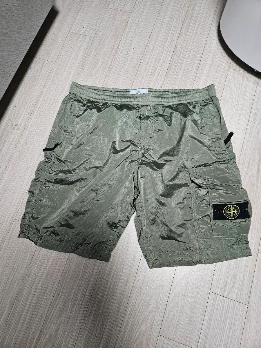 STONE ISLAND ストーンアイランド ナイロン メタル バミューダ ハーフパンツ 36