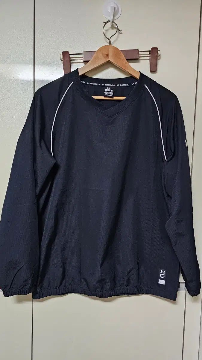 UNDER ARMOUR アンダーアーマー ウインドブレーカー 1388138 100