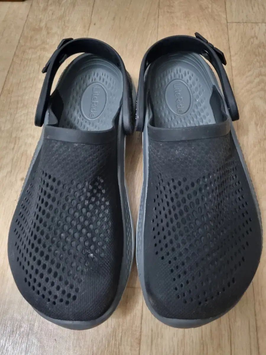 Crocs ライトライド クロッグ ブラック m5w7 240