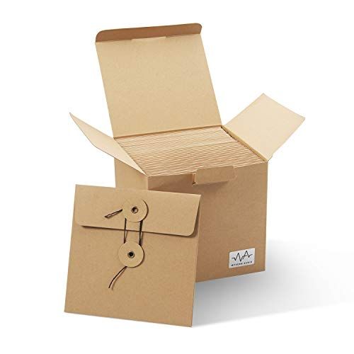 【50枚セット】CD クラフト紙製 坪量：250g/m2 紙ジャケット ハトメ紐付き サイズ：13x13cm 「WYVERN AUDIO」(ブラウン)t