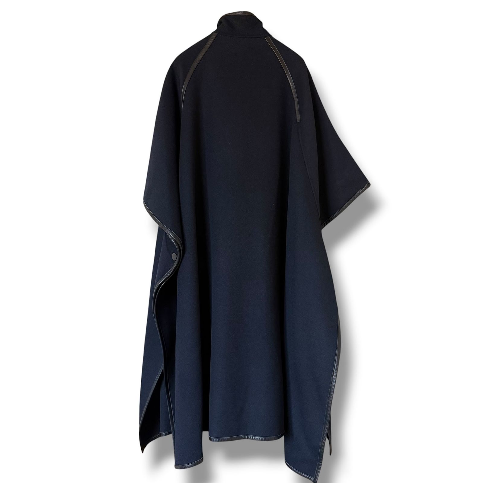 極美品 MaxMara クチートアマーノ 滝沢眞規子さん着用ポンチョコート 極美品 MaxMara クチートアマーノ 滝沢眞規子さん着用ポンチョコート