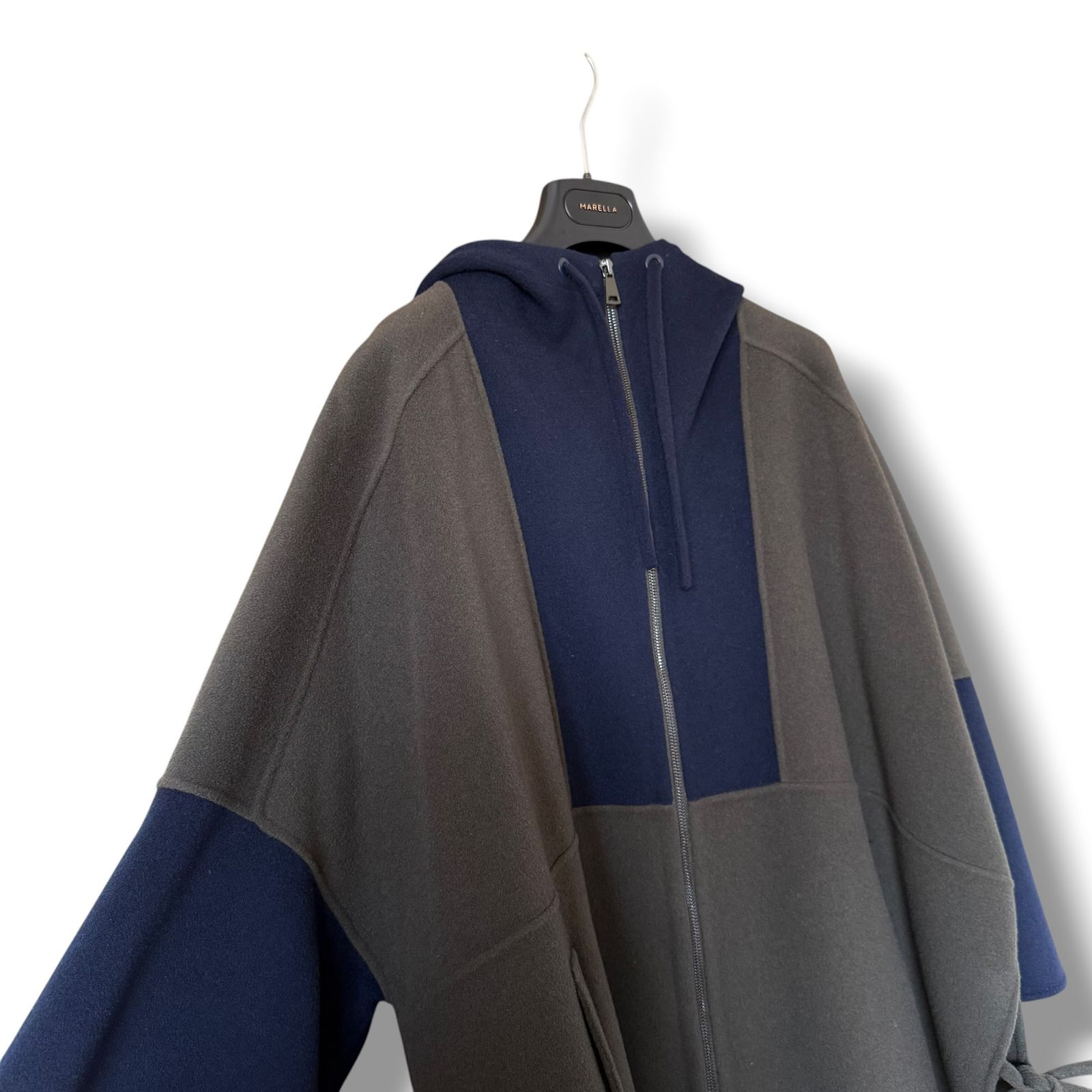 極美品 22AW クチートアマーノ ゆったりケープ風フードコート MaxMara