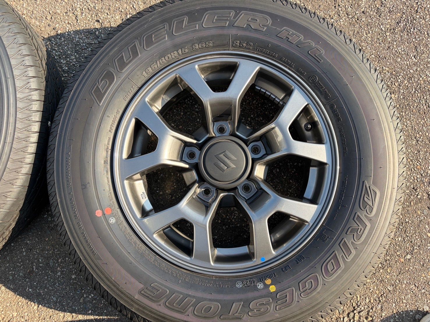 送料込み！ジムニーノマドJC74 純正タイヤホイール4本セット 195/80R15