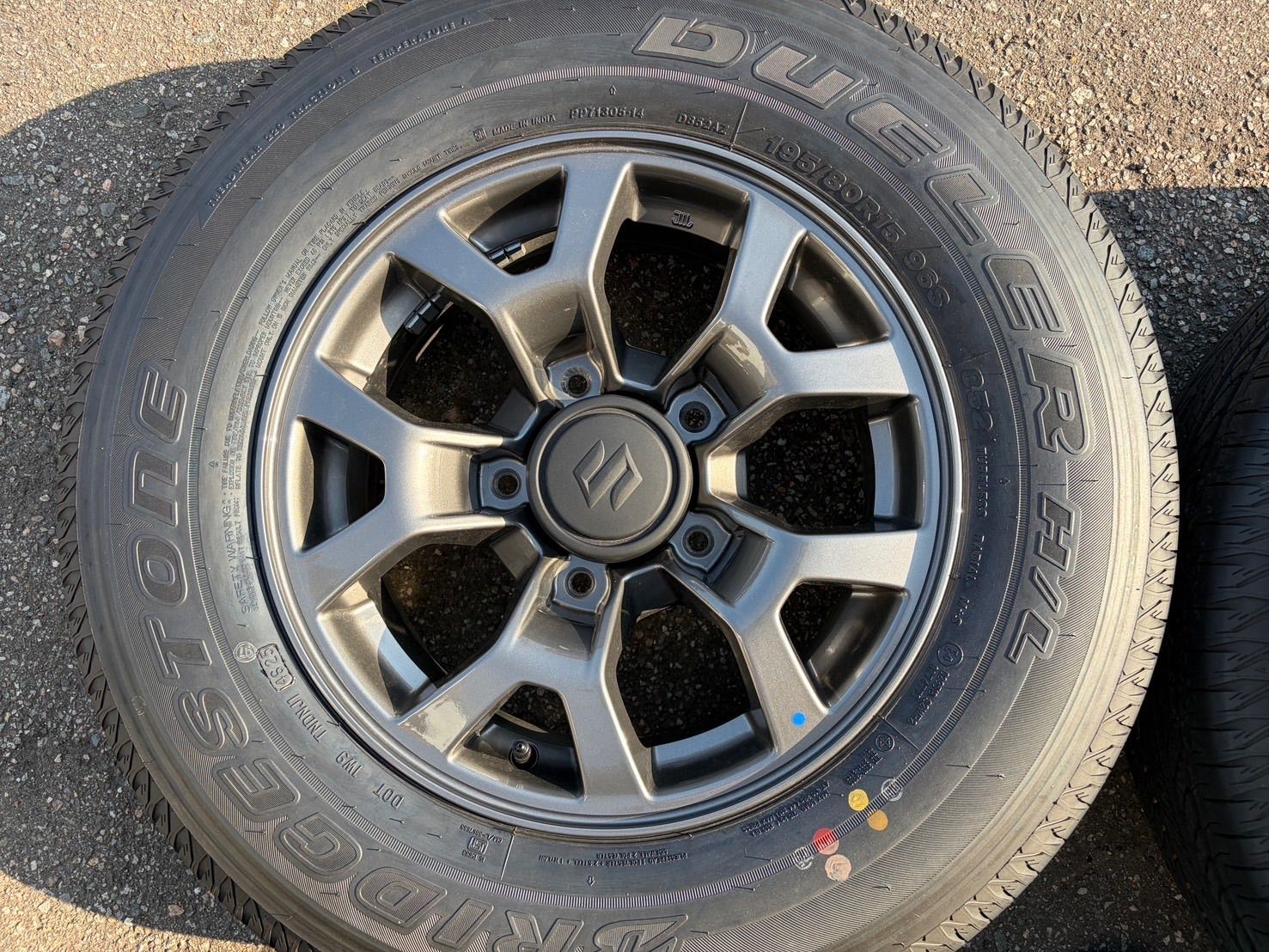 ジムニーノマドJC74 純正タイヤホイール4本セット 195/80R15 2025年 46