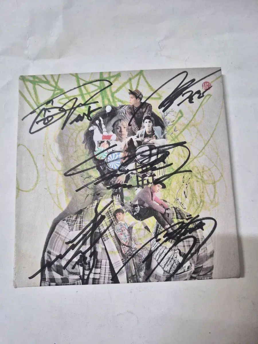 SHINee(シャイニー) 全メンバー サイン cd 投稿してみます - メルカリ