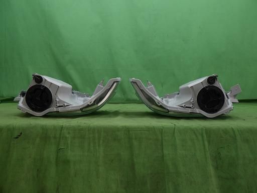 中古】Koito 26-137 ハイエース 純正 ヘッドライト左右 - メルカリ