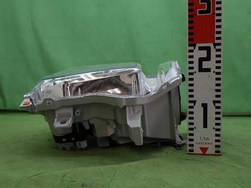 中古】Koito 26-137 ハイエース 純正 ヘッドライト左右 - メルカリ