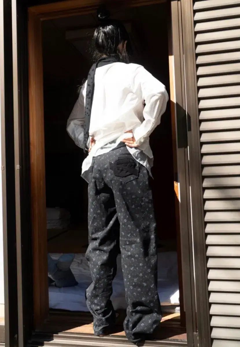 インアンドヤンイン下ウール フラワー パンツ