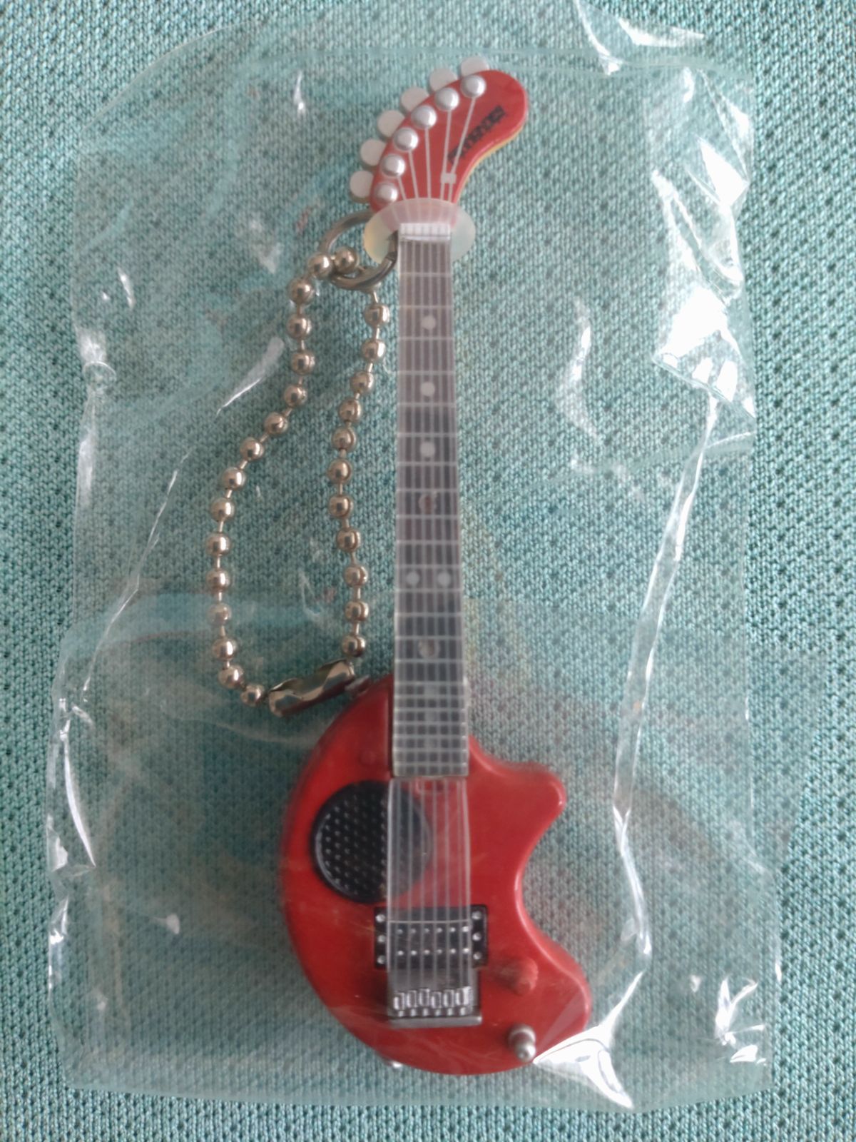 FERNANDES ZO-3ギターマスコット【未使用】レッド① ☆1/12スケール