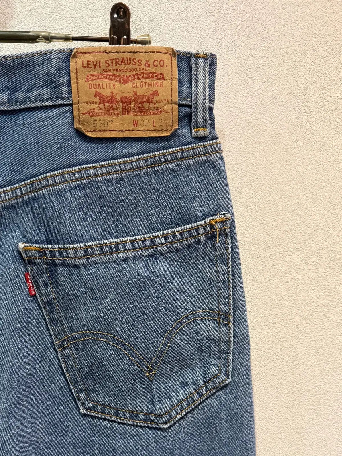 Levi's 550 リラックスフィット (32)