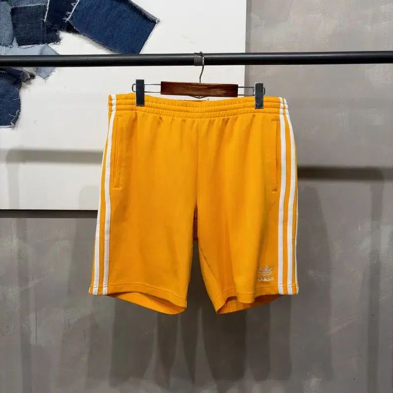 (38 40インチ) adidas オーバーサイズ バンディング 3本線 ショートパンツ ハーフパンツ