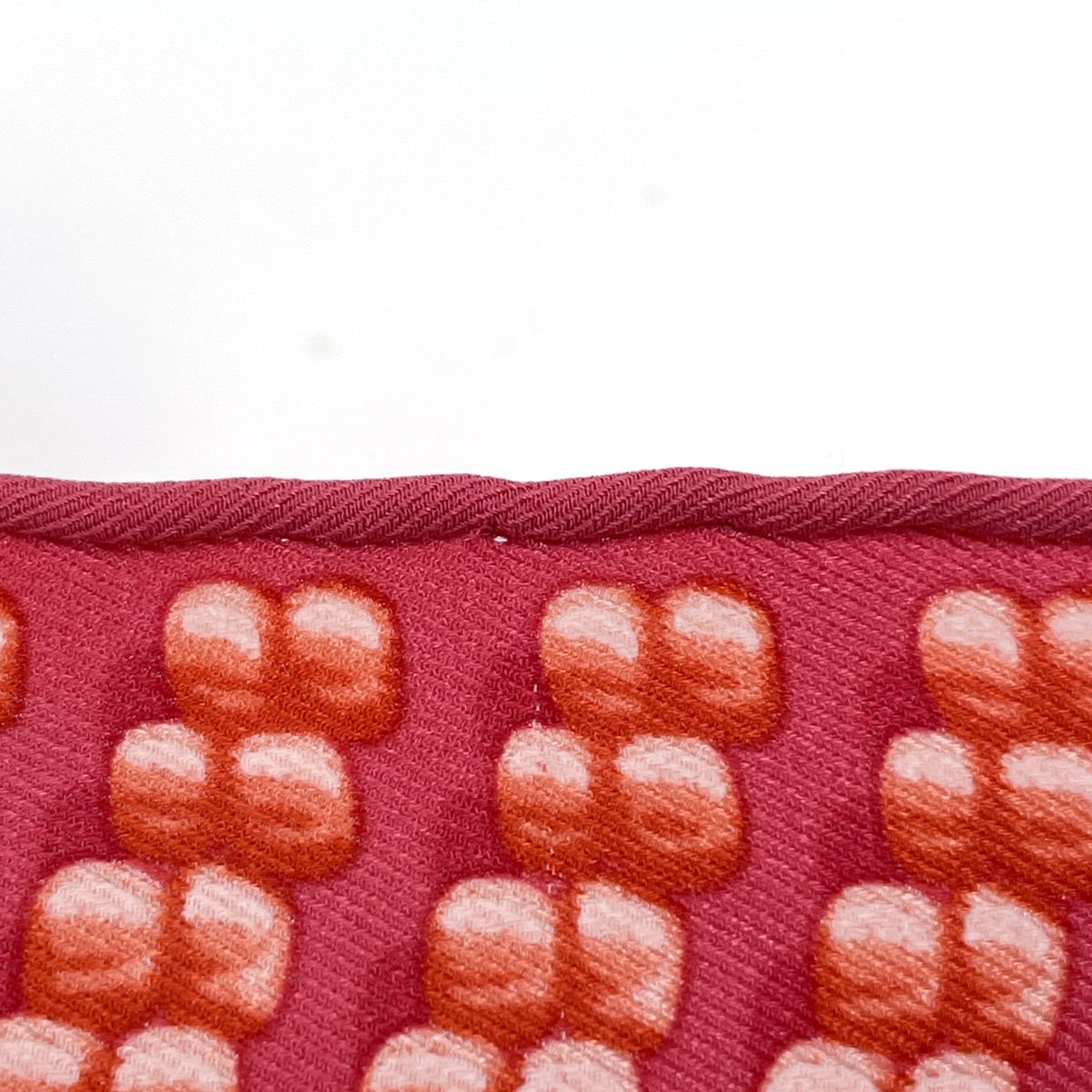 エルメス HERMES カレ70 KELLY EN PERLES 真珠でできているケリー