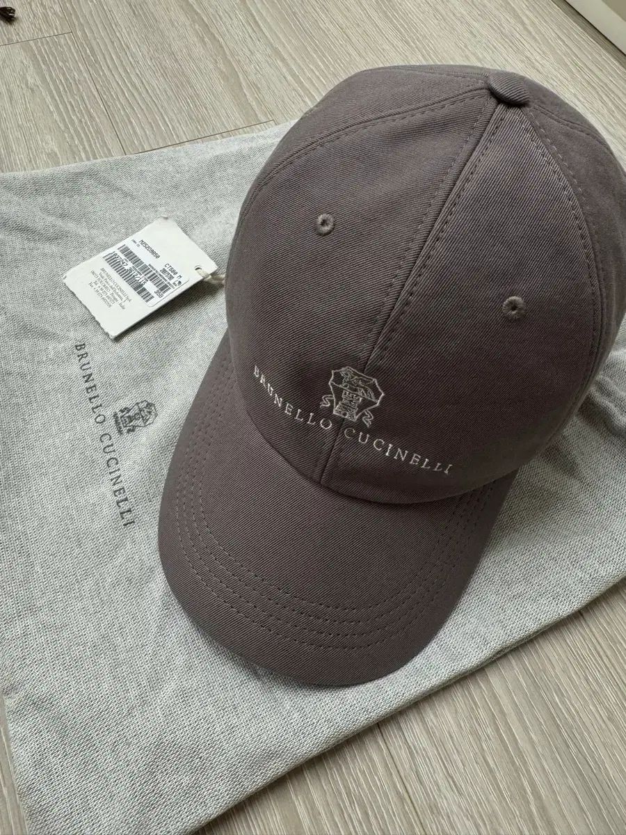 ブルネロクチネリ 帽子 (新品)