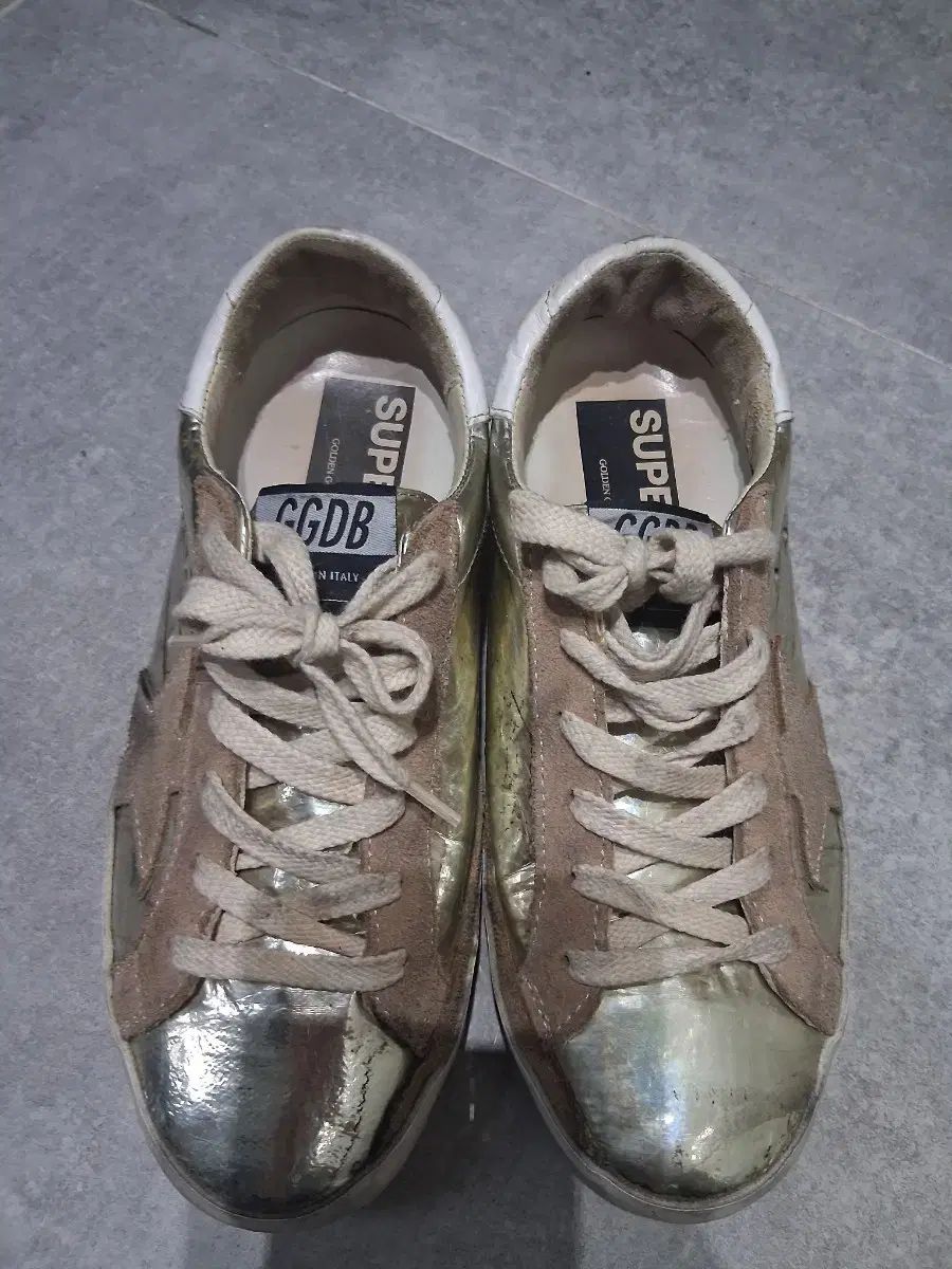 (在庫処分) GOLDEN GOOSE ゴールデングース SuperStar ゴールデン 出品