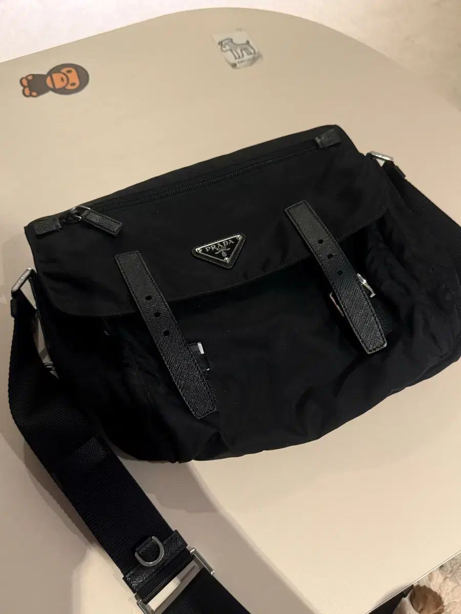 PRADA メッセンジャーバッグ