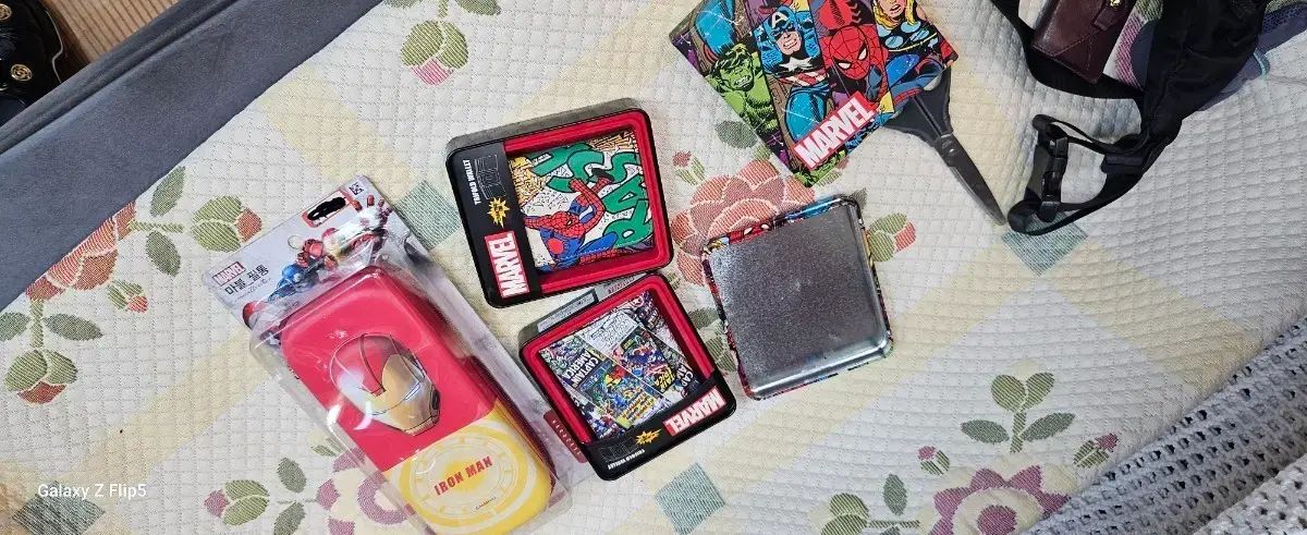 MARVEL アイアンマン/スパイダーマン 三つ折り 財布