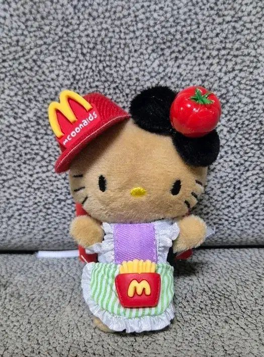 ハローキティ マクドナルド ぬいぐるみ コラボ