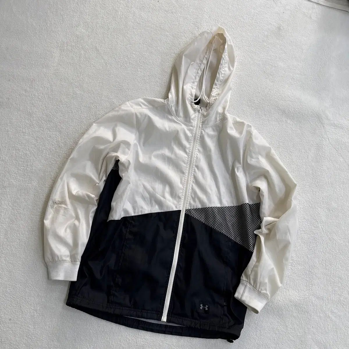 L UNDER ARMOUR アンダーアーマー UA ウィンドブレーカー フードジャケット WHO 0506T
